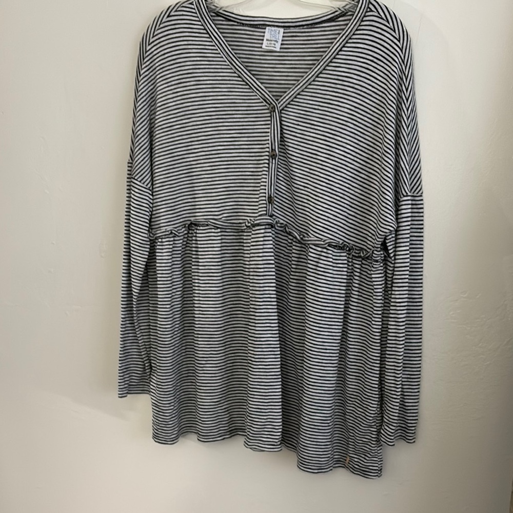 Women's Striped V-Neck Top
